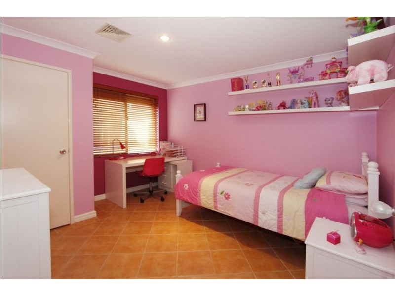 10 Mintaro Parade, Quinns Rocks WA 6030