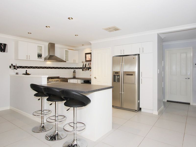 9 Elmhurst Drive, Clarkson WA 6030