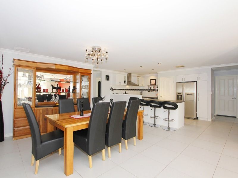 9 Elmhurst Drive, Clarkson WA 6030