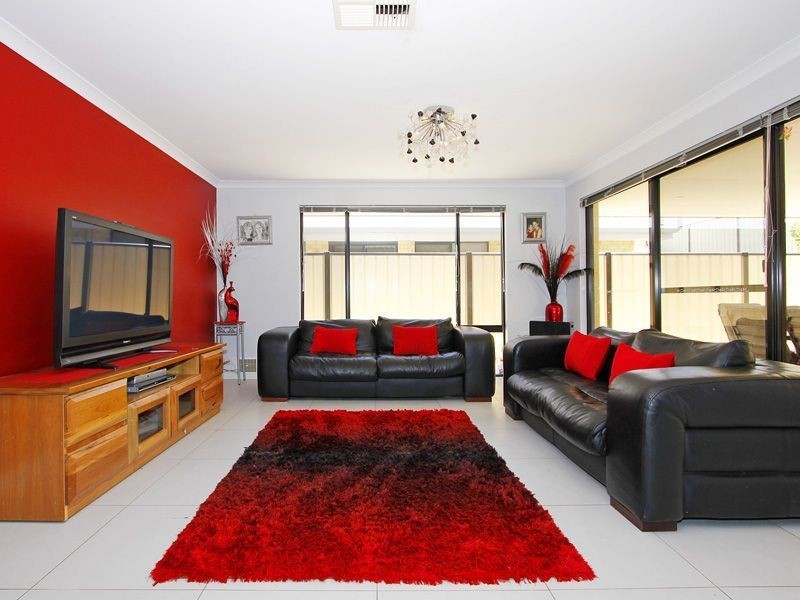 9 Elmhurst Drive, Clarkson WA 6030