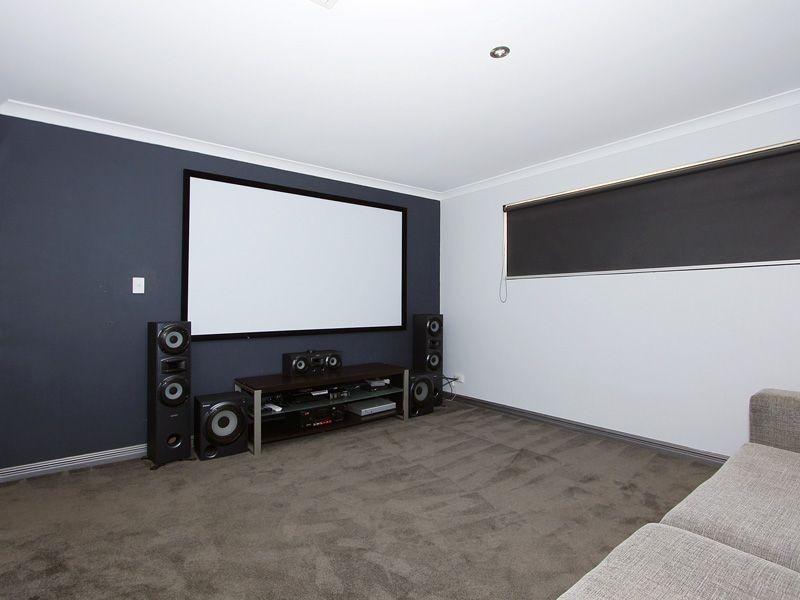 9 Elmhurst Drive, Clarkson WA 6030