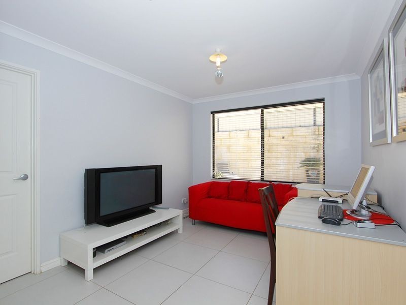 9 Elmhurst Drive, Clarkson WA 6030