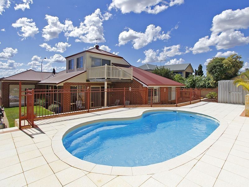 5 Lighthouse Parade, Mindarie WA 6030