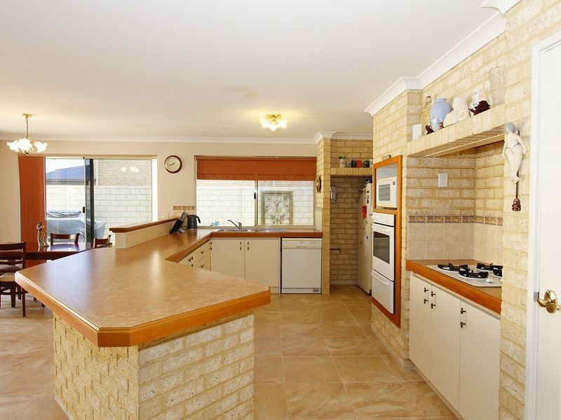 5 Lighthouse Parade, Mindarie WA 6030