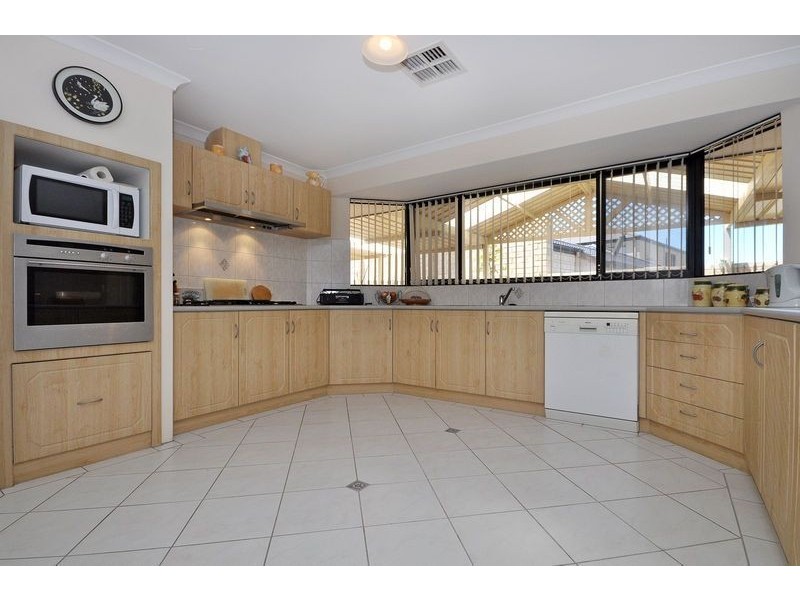 4 Lena Pass, Mindarie WA 6030