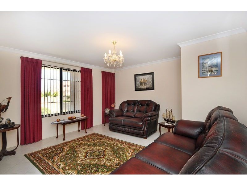 4 Lena Pass, Mindarie WA 6030