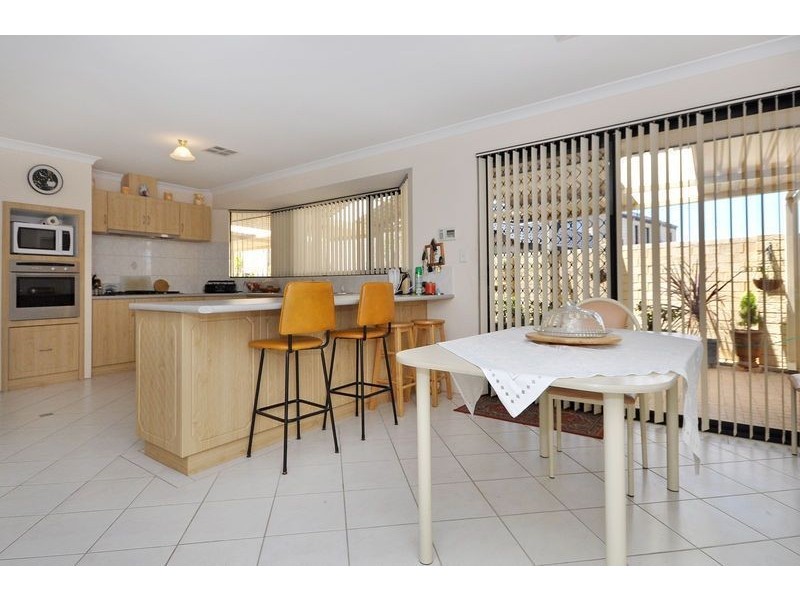 4 Lena Pass, Mindarie WA 6030