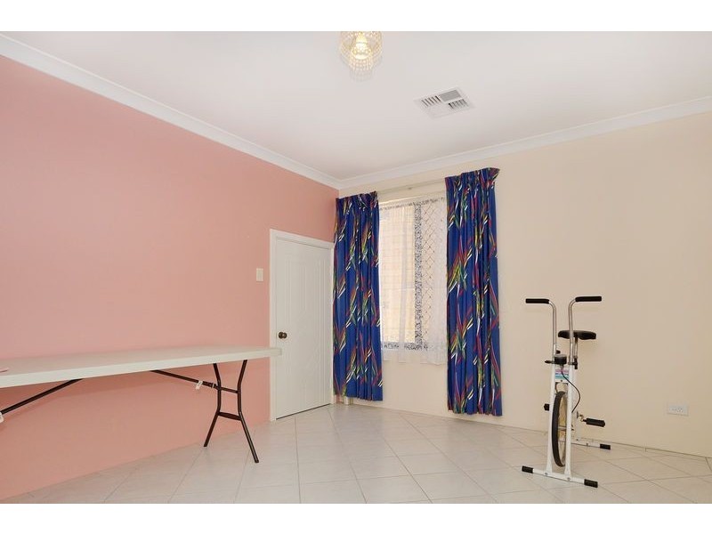 4 Lena Pass, Mindarie WA 6030