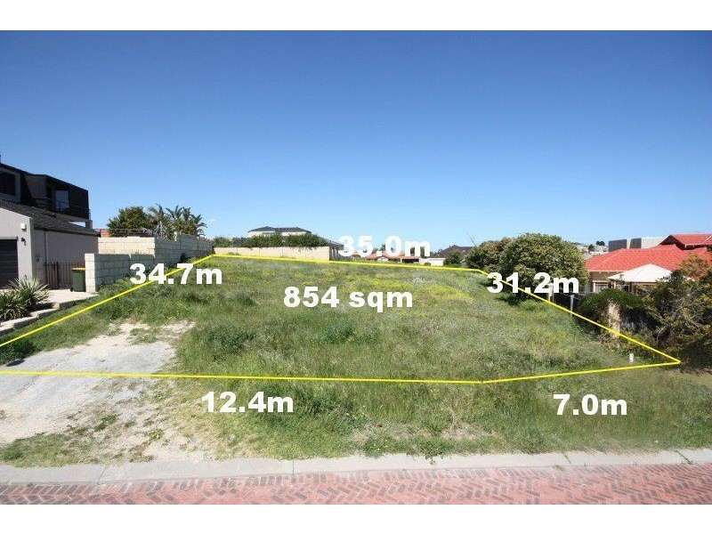 4 Rhodes Close, Mindarie WA 6030