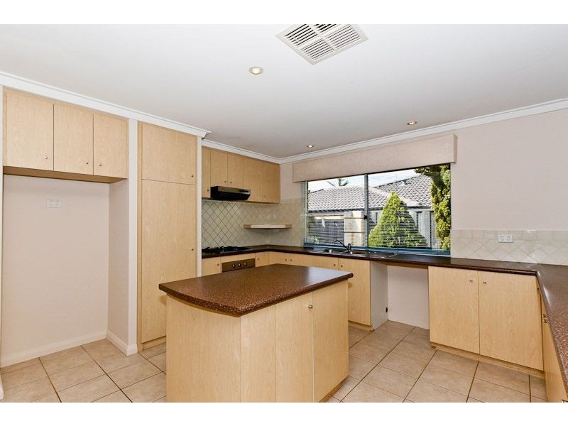 52 Rochester Drive, Mindarie WA 6030