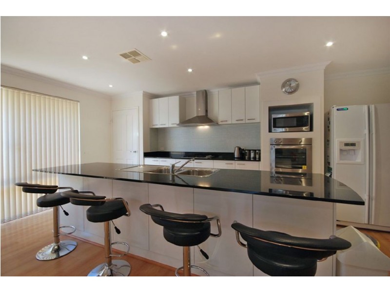 16 Edenbrooke Terrace, Clarkson WA 6030