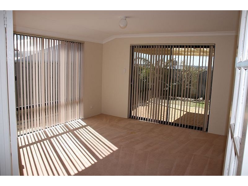 10 Lambasa Way, Mindarie WA 6030