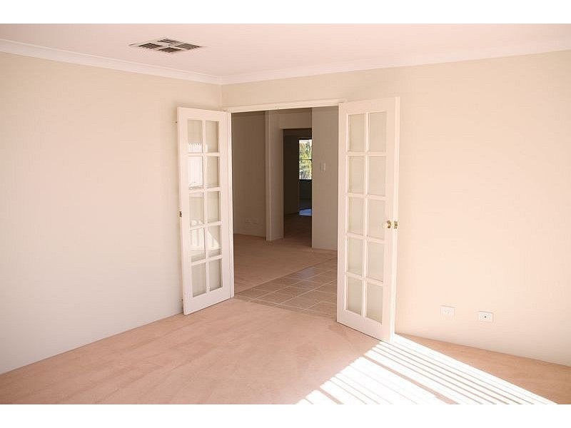 10 Lambasa Way, Mindarie WA 6030