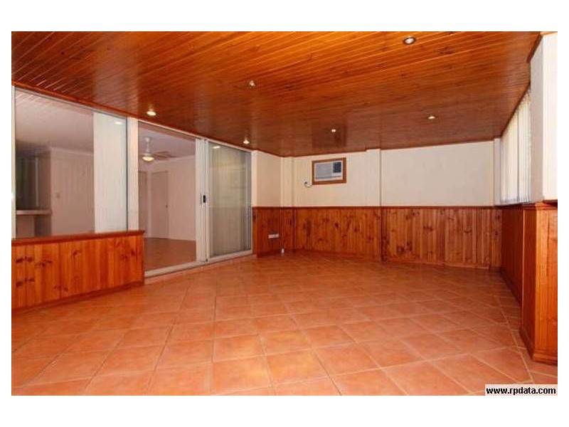 33 Addison Gardens, Merriwa WA 6030