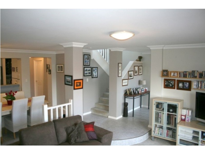 6/16 Toulon Circle, Mindarie WA 6030