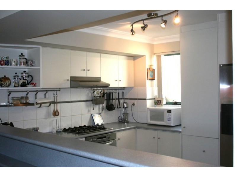 6/16 Toulon Circle, Mindarie WA 6030