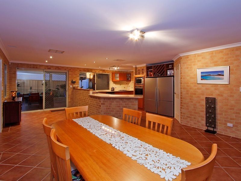 28 Blairgowie Heights, Kinross WA 6028