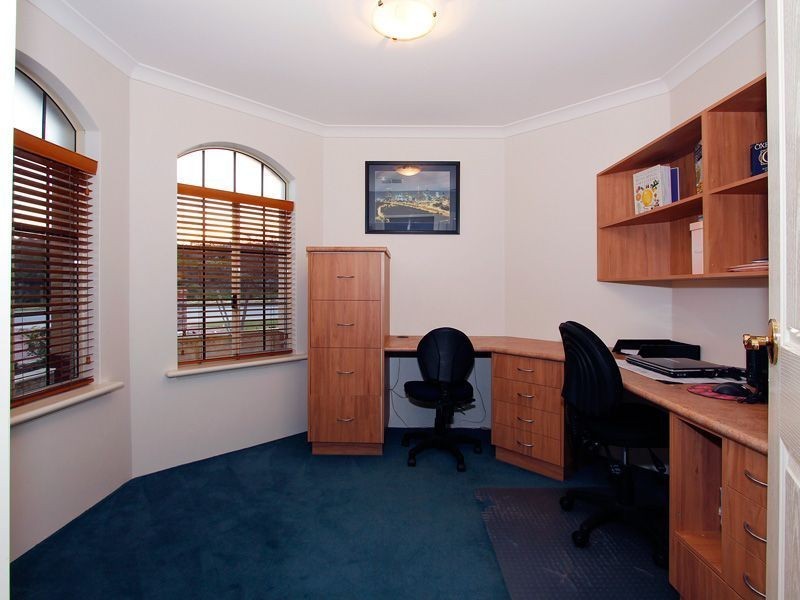 28 Blairgowie Heights, Kinross WA 6028