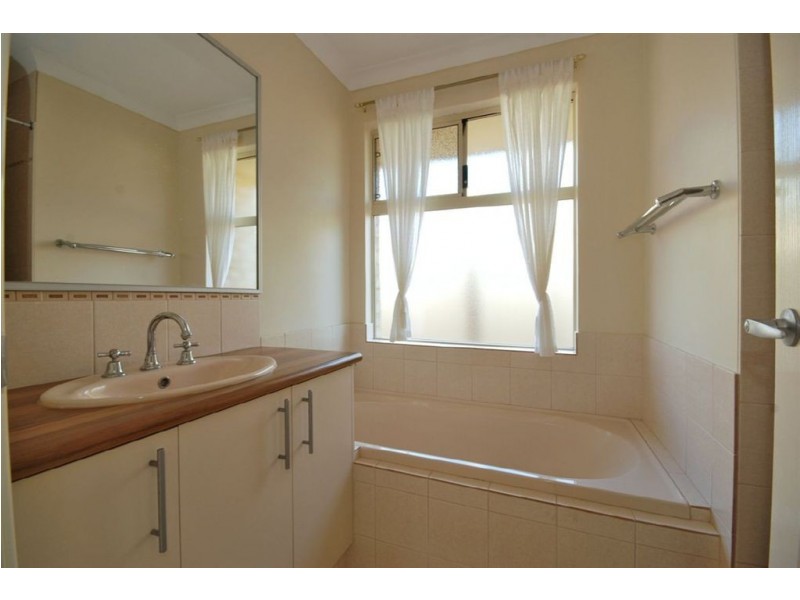 47 Sanctuary Gardens, Ridgewood WA 6030