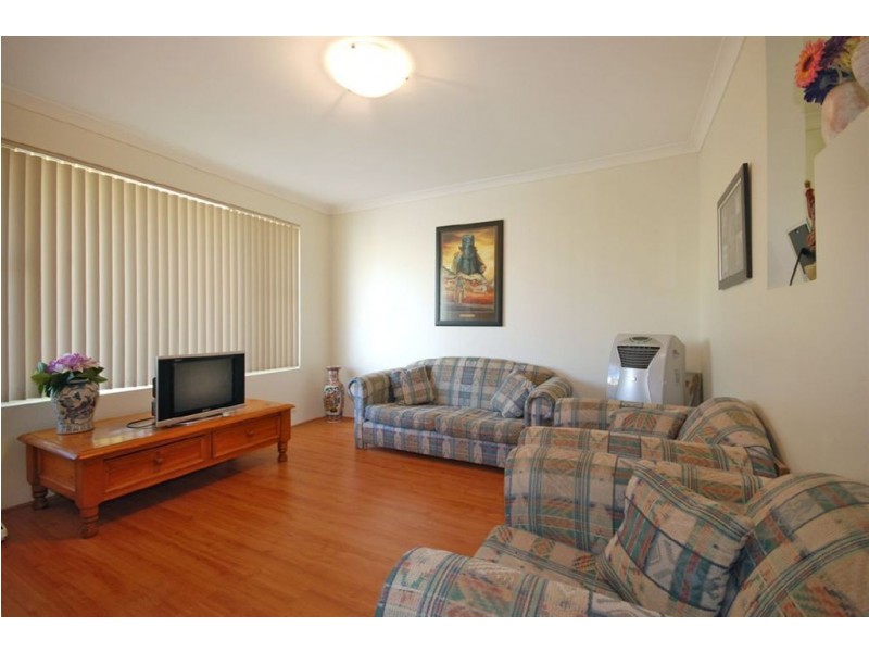 2/33 Savona Grove, Mindarie WA 6030
