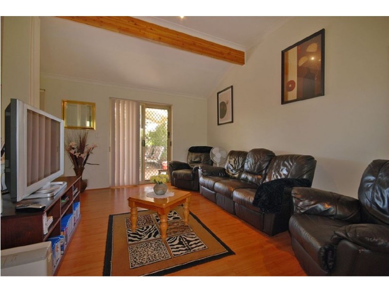 2/33 Savona Grove, Mindarie WA 6030