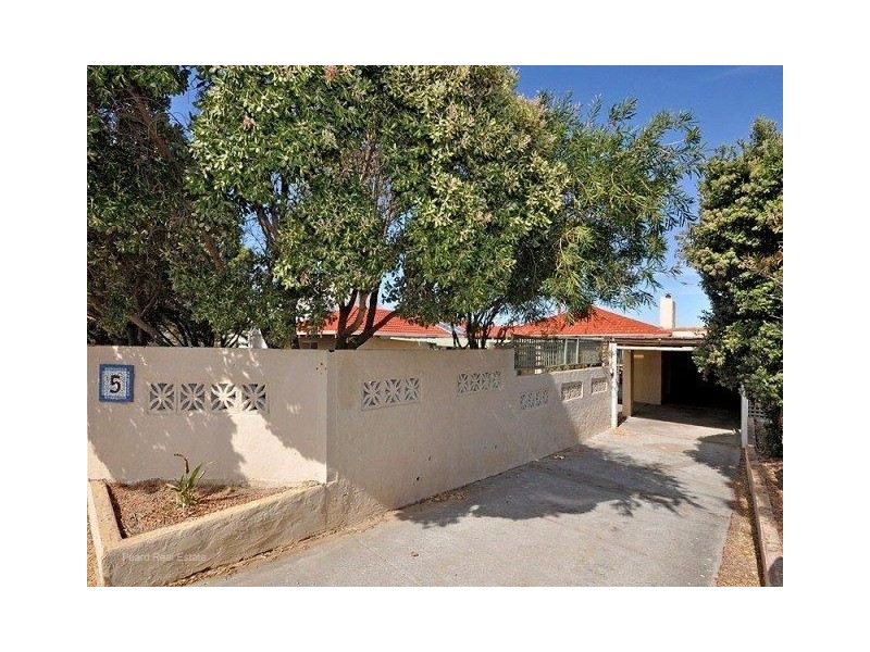 5 Compass Circle, Yanchep WA 6035