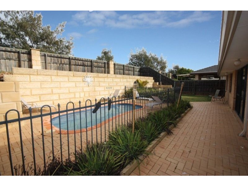 18 Burnett Drive, Clarkson WA 6030