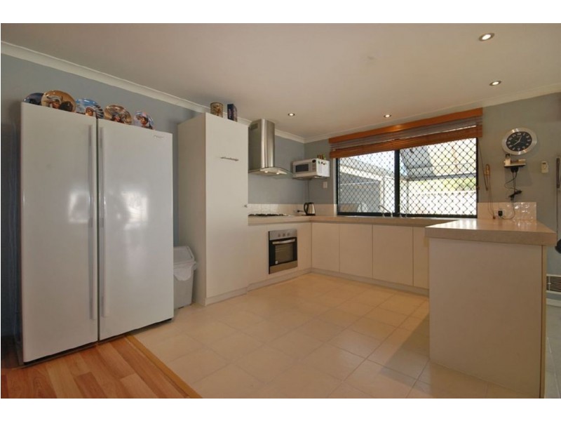 35 Kurrajong Boulevard, Banksia Grove WA 6031