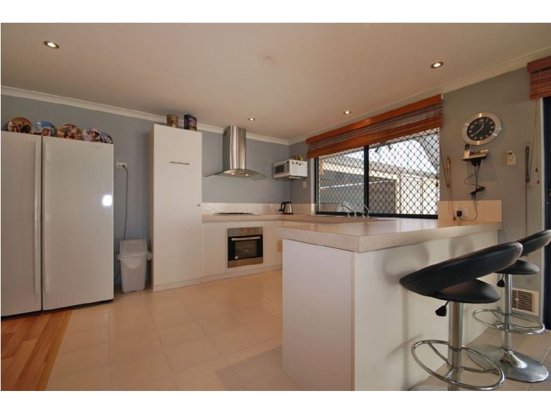 35 Kurrajong Boulevard, Banksia Grove WA 6031