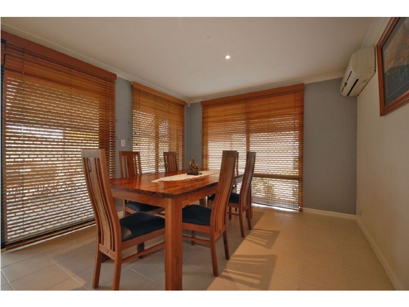 35 Kurrajong Boulevard, Banksia Grove WA 6031