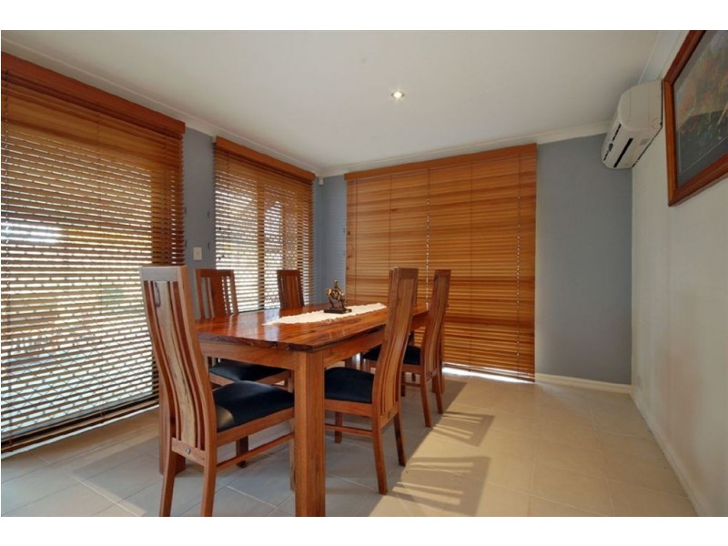 35 Kurrajong Boulevard, Banksia Grove WA 6031