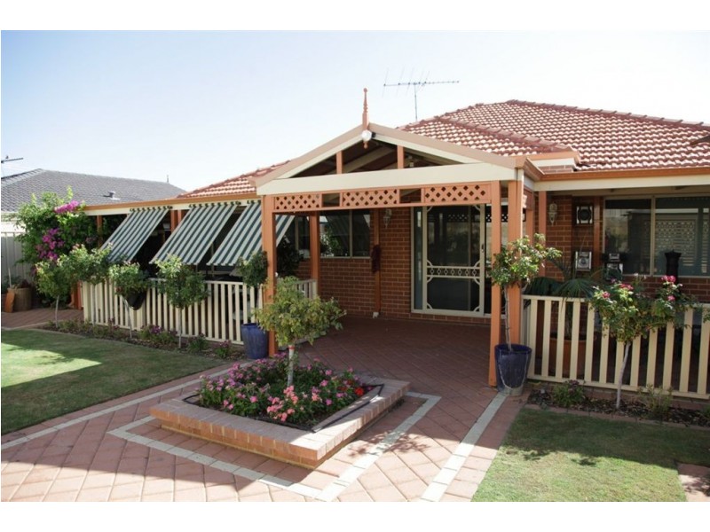 11 Blairgowie Heights, Kinross WA 6028