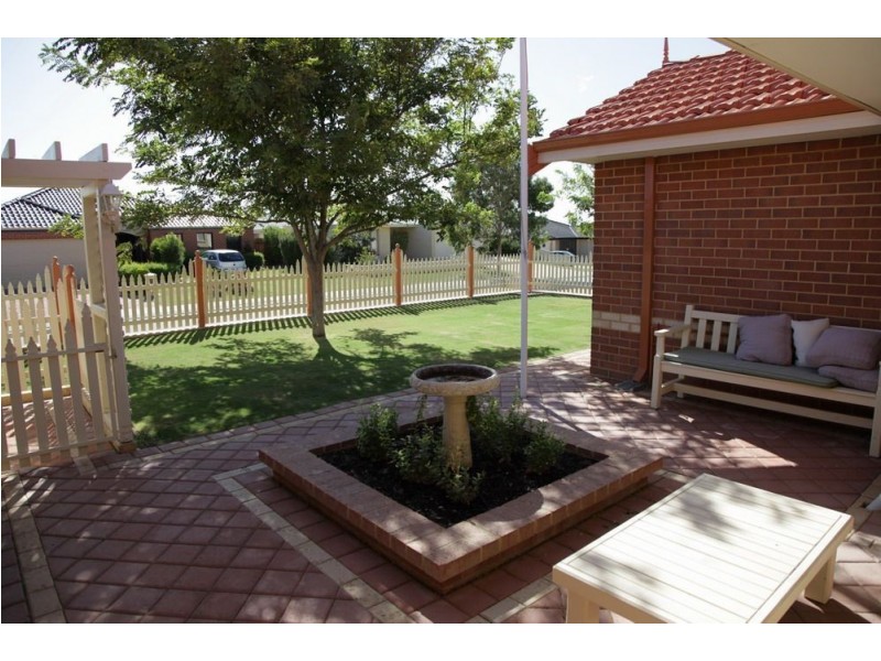 11 Blairgowie Heights, Kinross WA 6028