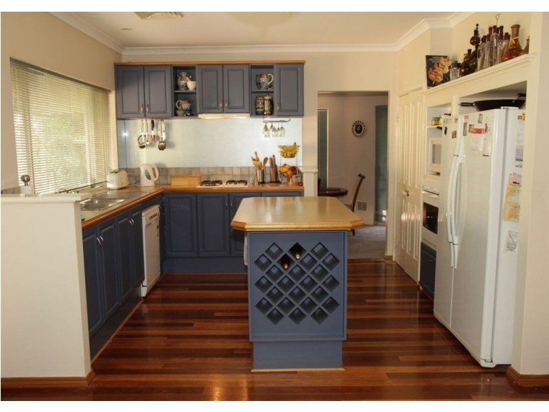 11 Blairgowie Heights, Kinross WA 6028