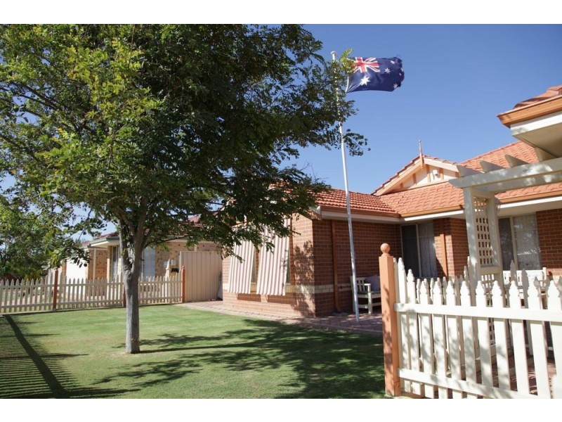 11 Blairgowie Heights, Kinross WA 6028