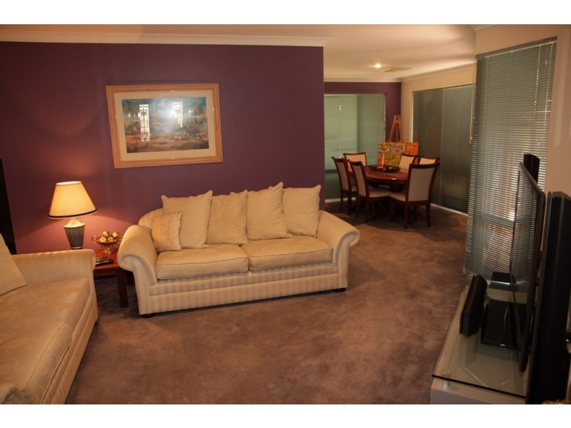 11 Blairgowie Heights, Kinross WA 6028