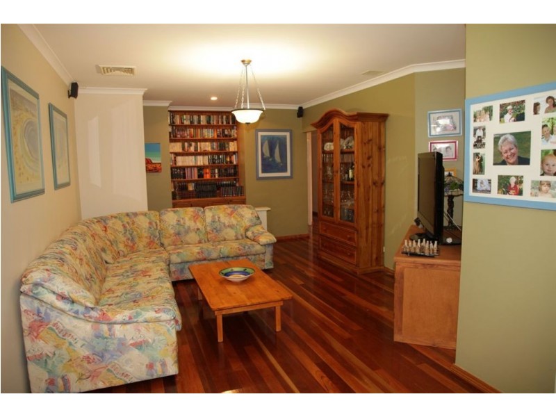 11 Blairgowie Heights, Kinross WA 6028