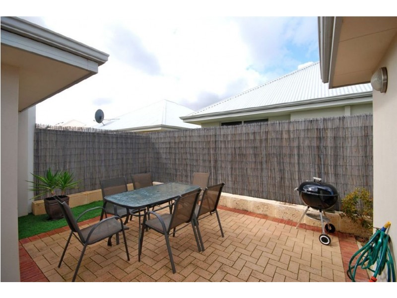 8 Tambelyn Street, Clarkson WA 6030