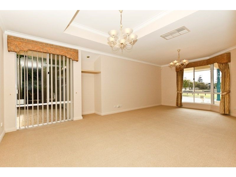 52 Rochester Drive, Mindarie WA 6030