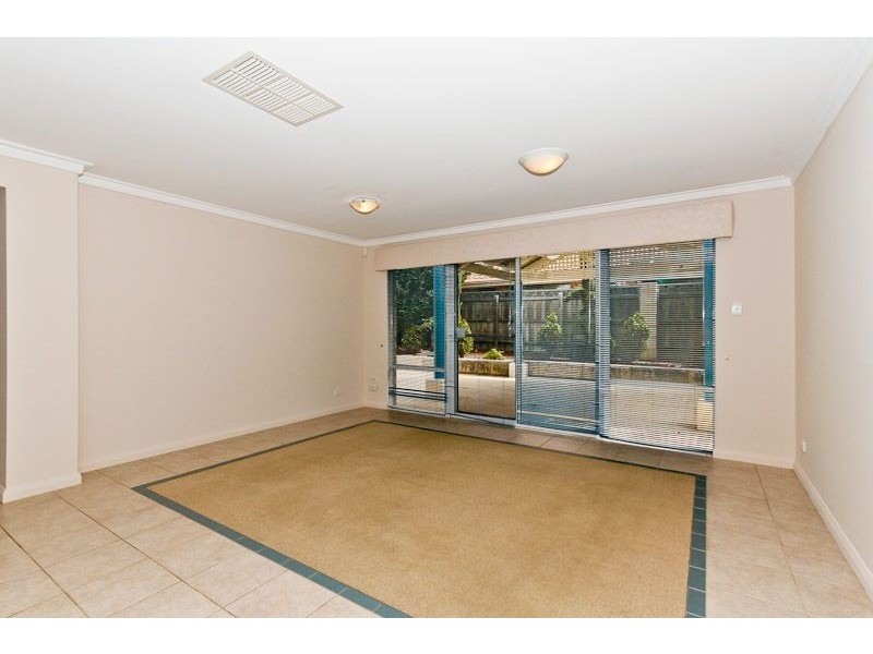 52 Rochester Drive, Mindarie WA 6030