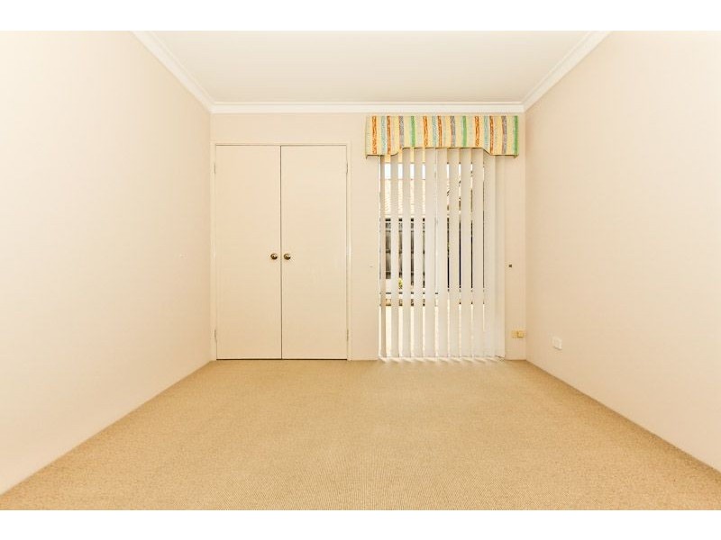 52 Rochester Drive, Mindarie WA 6030