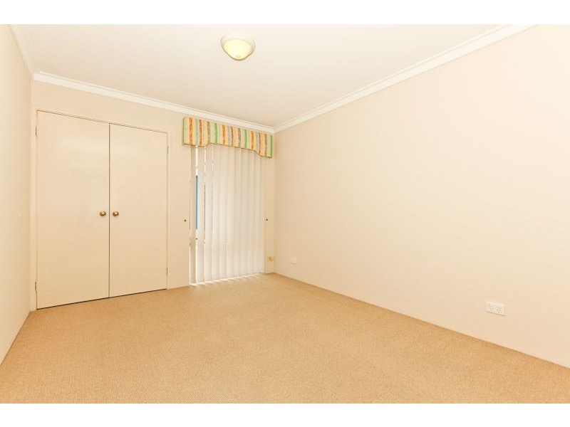 52 Rochester Drive, Mindarie WA 6030