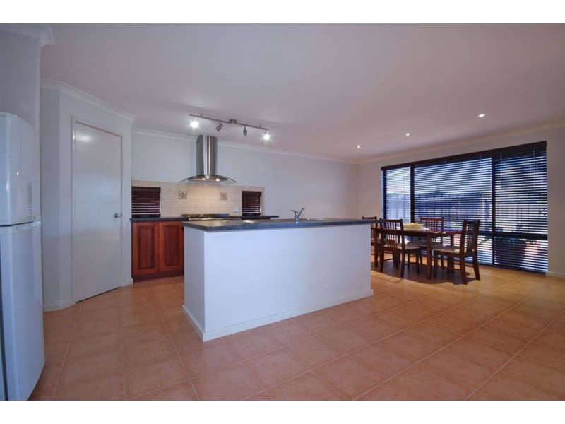 6 Vulcan Place, Quinns Rocks WA 6030