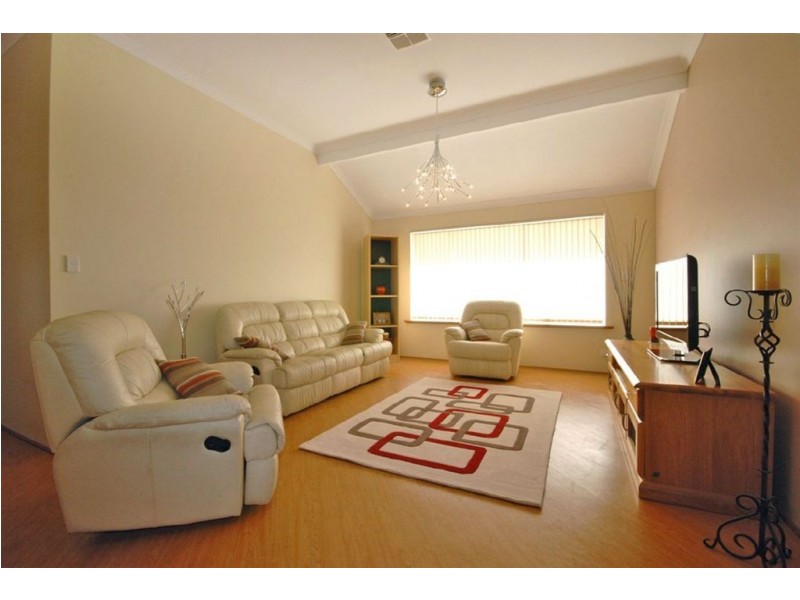 19 Gateshead Loop, Mindarie WA 6030