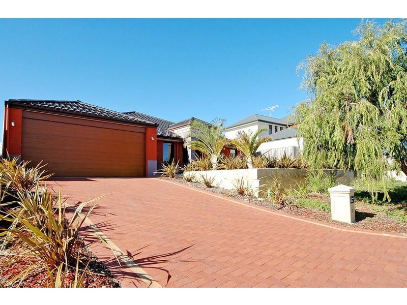 9 Dumaresq Loop, Quinns Rocks WA 6030