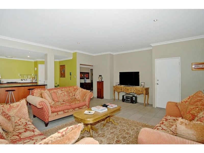 9 Dumaresq Loop, Quinns Rocks WA 6030