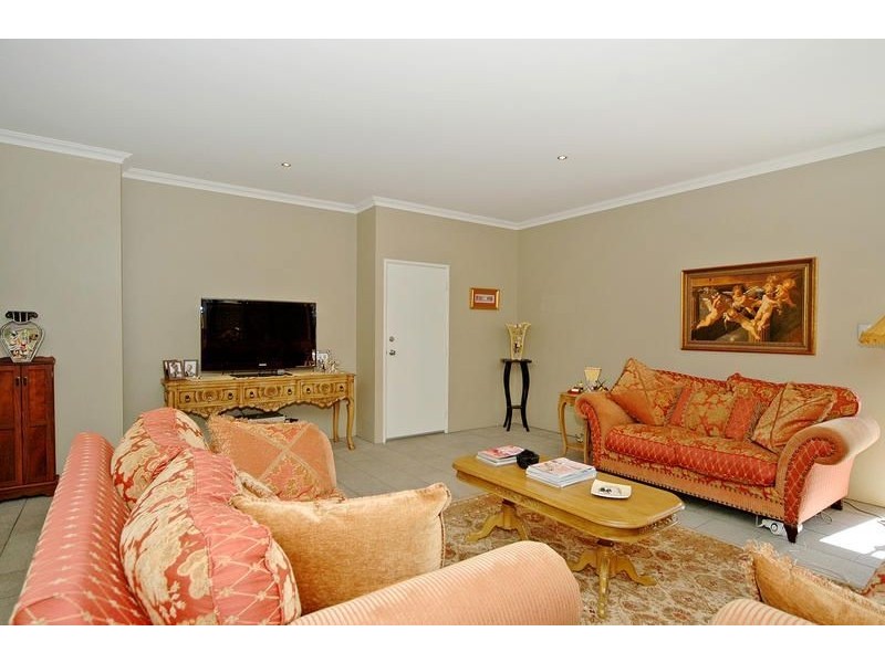 9 Dumaresq Loop, Quinns Rocks WA 6030