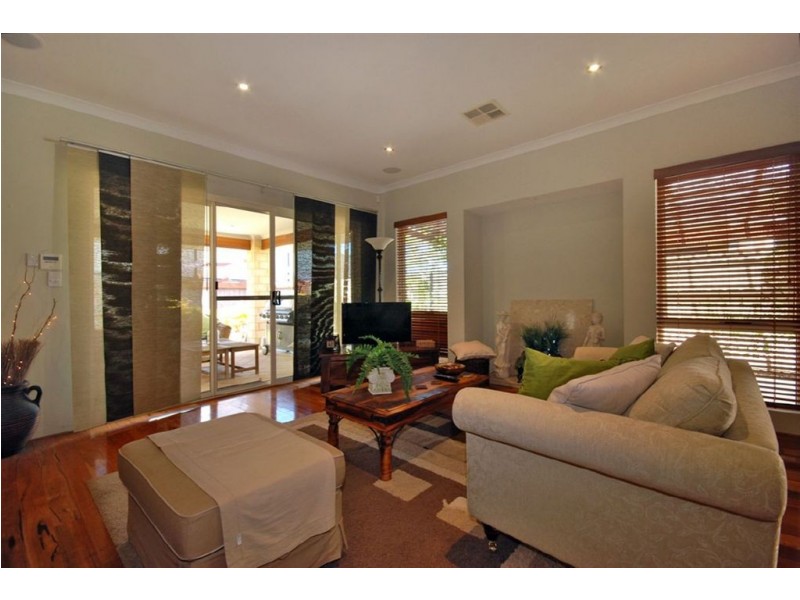 38 Hacienda Drive, Clarkson WA 6030