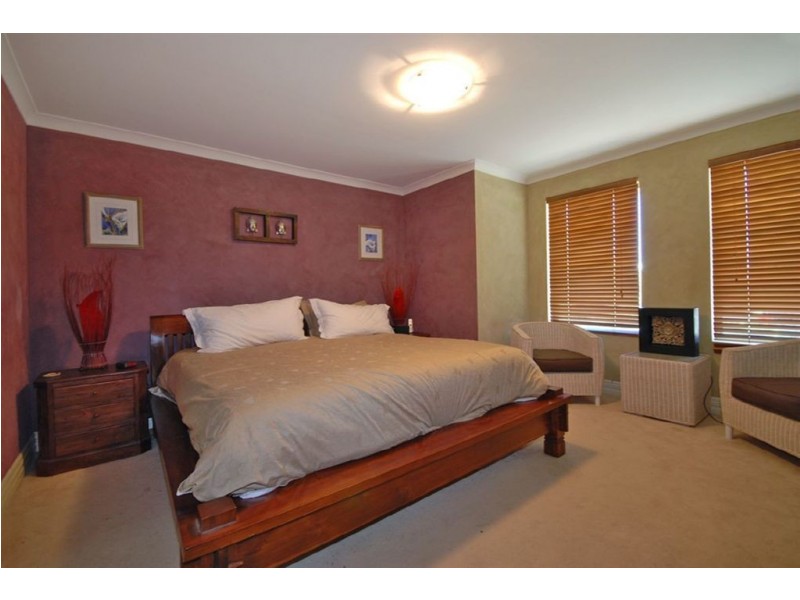 16 Coatbridge Circuit, Kinross WA 6028