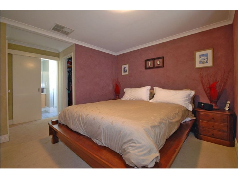 16 Coatbridge Circuit, Kinross WA 6028